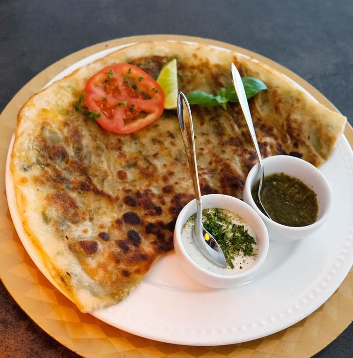 Bolani mit zwei Dips